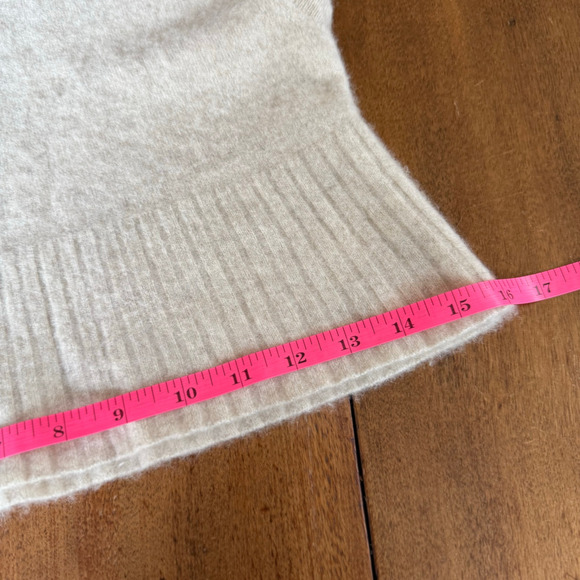 Maison de Papillon Mongolian Cashmere Crop Turtleneck Sweater Sleeveless CreamXS - Picture 14 of 15